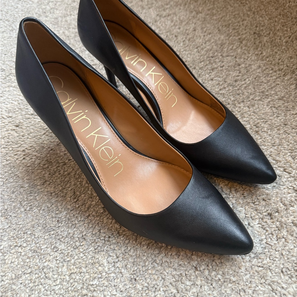 Calvin Klein Matte Black Leather Women's Gayle Pointy Toe Stiletto Pumps (9.5)